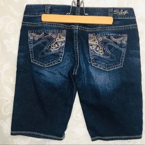 Silver brand ladies denim shorts (size32)